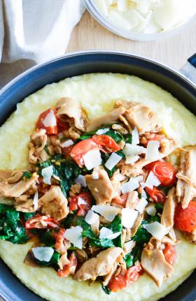 Polenta crémeuse et émincés soja et blé